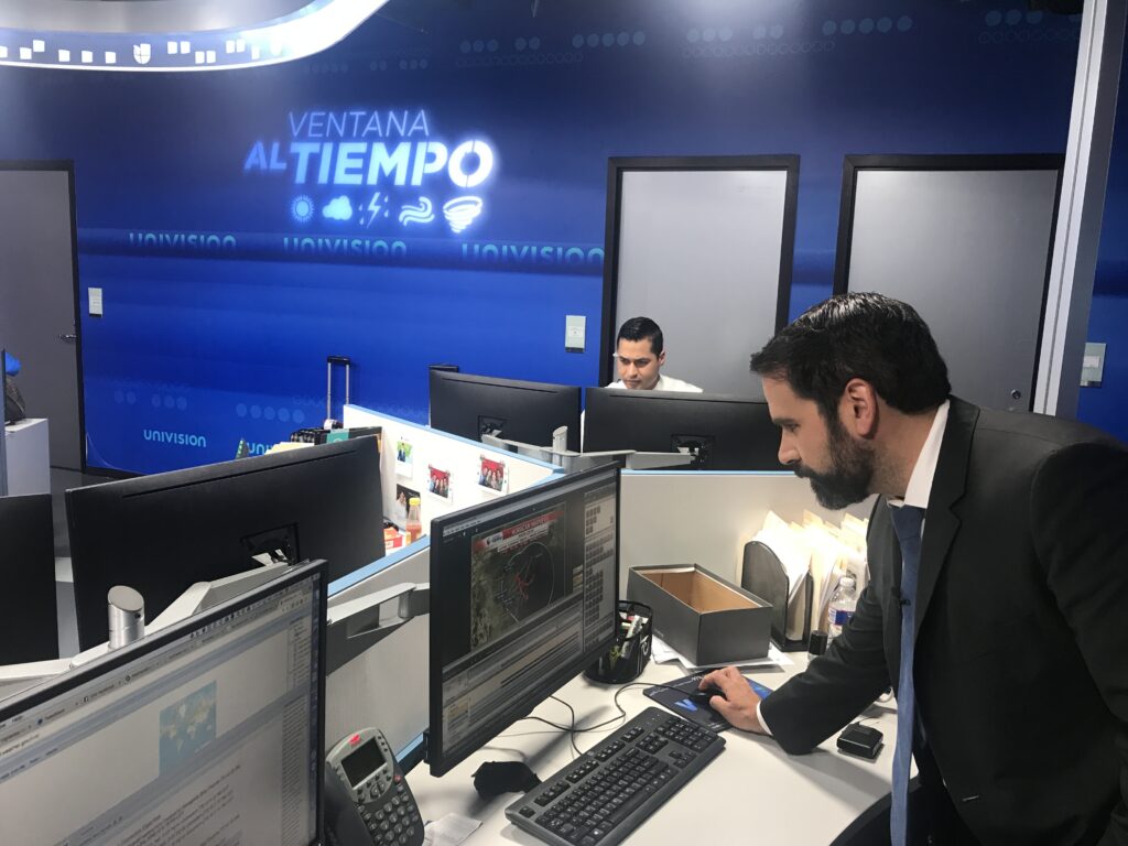 Albert Martinez en Ventana al tiempo