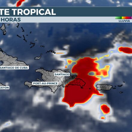Onda tropical que puede convertirse en Imelda